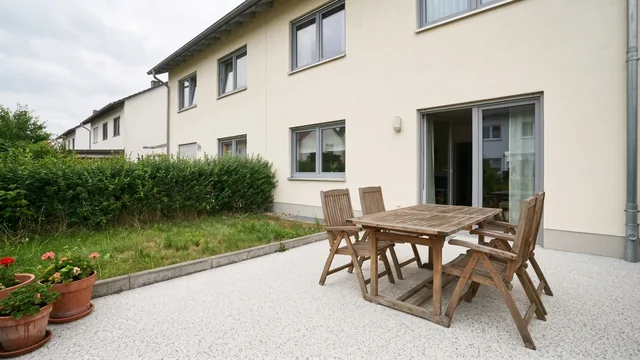 Carrara Weiß: Heizt sich am wenigsten auf, angenehm barfuß